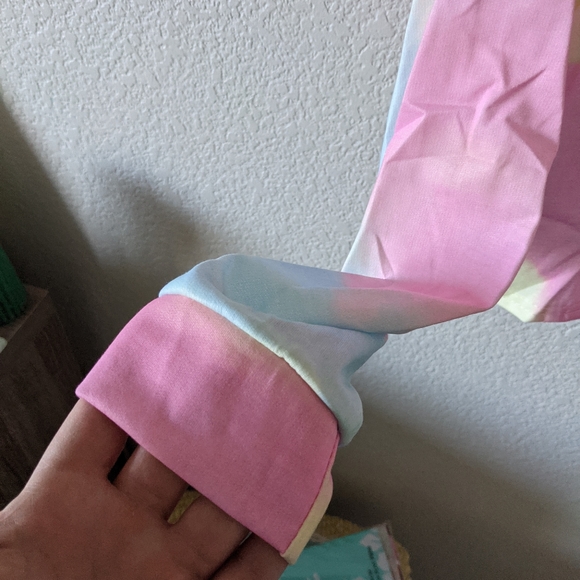 Lightweight Boutique cropped hoodie - Picture 8 of 8